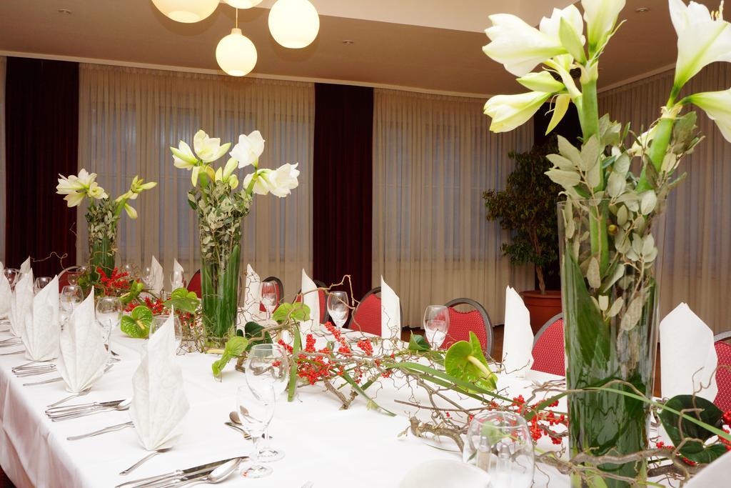Airport Hotel Filder Post Stuttgart Bagian luar foto