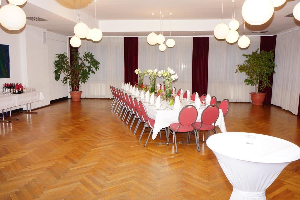 Airport Hotel Filder Post Stuttgart Bagian luar foto